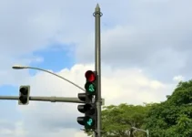 semáforo com seta